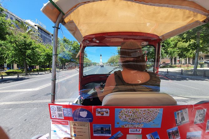 1 hour in Tuk Tuk to access the famous viewpoints of Lisbon - Miradouro de Santa Luzia: the sea-of-straw view plus azulejo workshop time