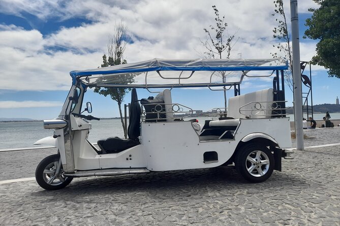 1-hour private eco tuk-tuk tour for up to 6 people through Lisbon - Largo da Sé: Start in Lisbon’s Old Heart