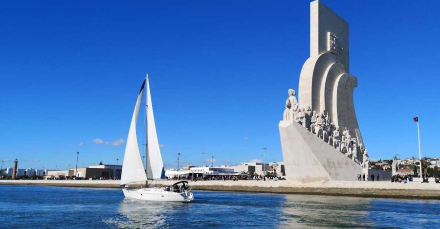 1 Hour Private - Lisbon: Sailing Tour With Wine and History - Passing the Electricity Museum and the 25 de Abril Bridge Big-Scale Moment