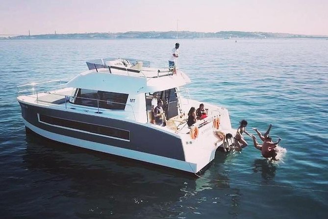1H power catamaran up to 18 people in Lisbon - Key highlights to know before you go