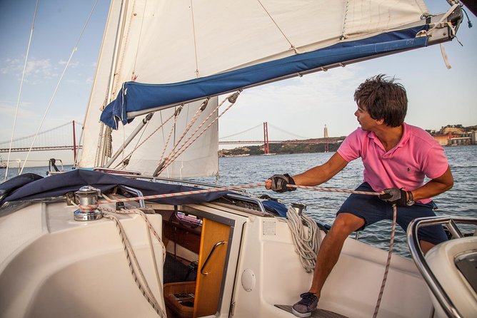 2,5h Lisbon Sunset Sail with Drinks and Snacks - Castelo de Sao Jorge tower views plus going under the 25 de Abril Bridge