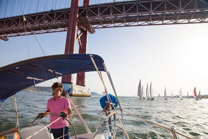 2,5h Lisbon Sunset Sail with Drinks and Snacks - Sailing toward Almada, plus the Almada Naval Museum