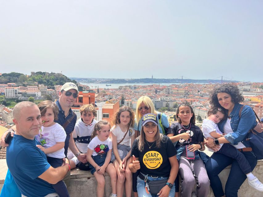 2-hour tour around Lisbon - Ribeira das Naus and Praça Luís de Camões: the riverfront feeling without a detour