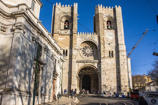 2 Hours Private Hills Historical Tour in Lisbon - Why this 2-hour Lisbon hills tour fits real schedules