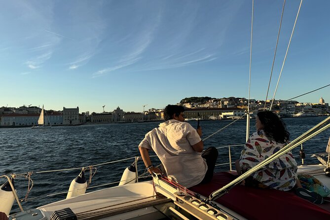 2 Hours Private Sailing Tour with Wine and Snacks - The late sail moments, timed for sunset viewing