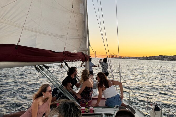 2 Hours Private Sailing Tour with Wine and Snacks - Onboard comfort: restroom, Wi-Fi, and a modern setup
