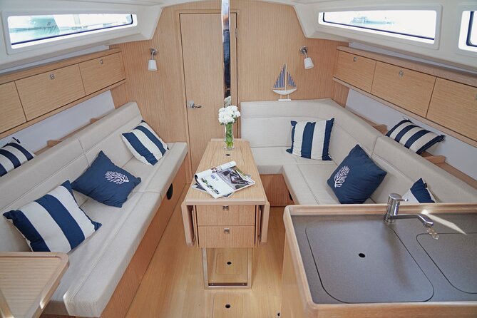 2 Hours Sailing Tour in Lisbon - What you get on board: welcome drink, snacks, comfort, and photo time
