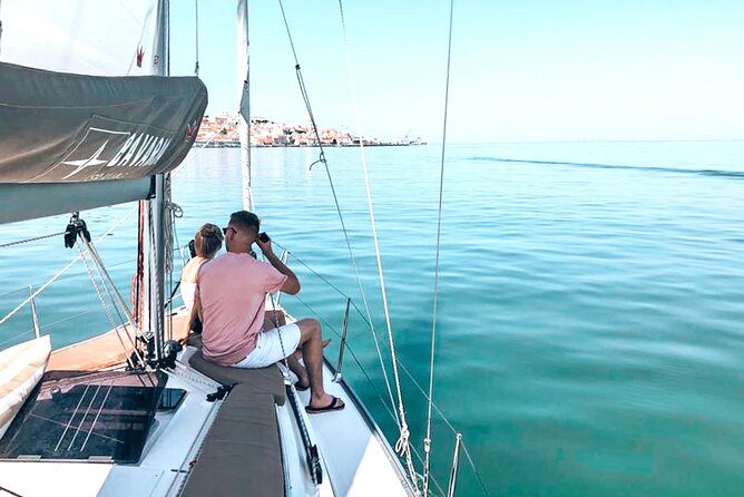 2 Hours Sailing Tour in Lisbon - Meet the crew and enjoy the small-group sailing vibe