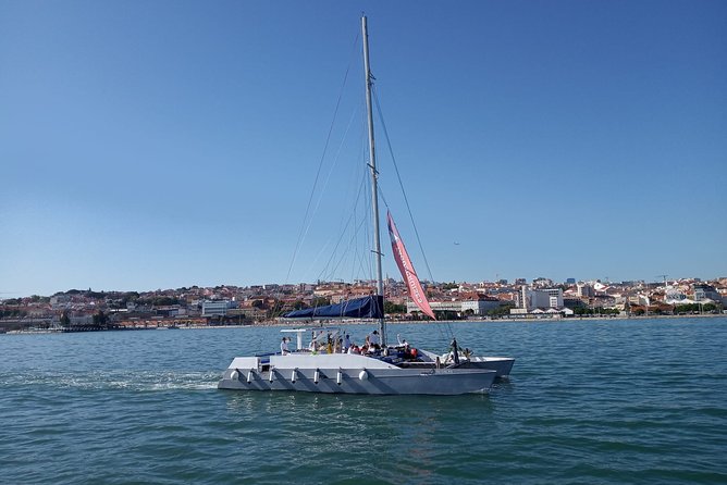2H Private Sailing Catamaran "Vertigo" Tour in Lisbon up to 18pax - The 2-hour route and why it hits Lisbon’s best river views