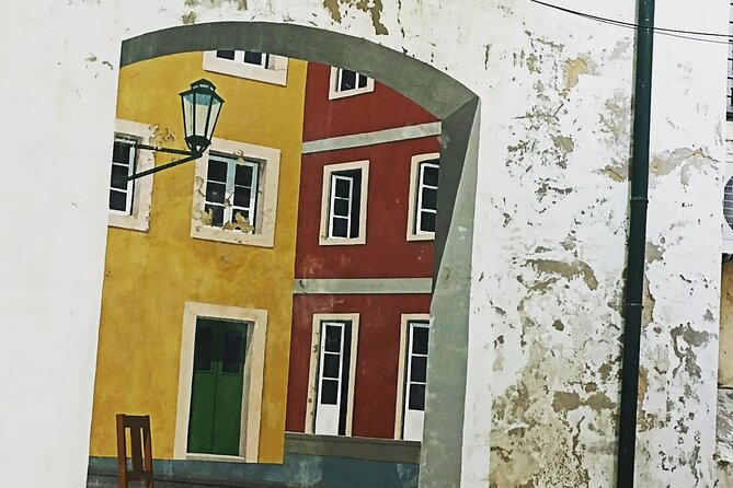 2H Tuk Tuk Tour Central Lisbon - Baixa Pombalina and Garrett Street: Lisbon’s rebuilt downtown and classic pastry stops