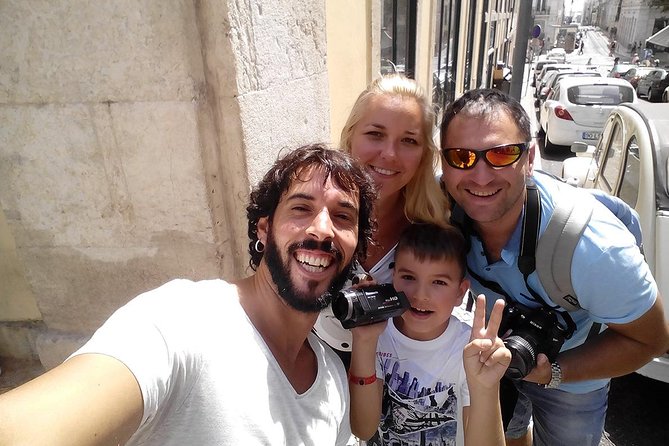 3-Hour Guided Street Art Walking Tour of Lisbon - Stop 2: Elevador da Gloria and the urban art gallery feeling