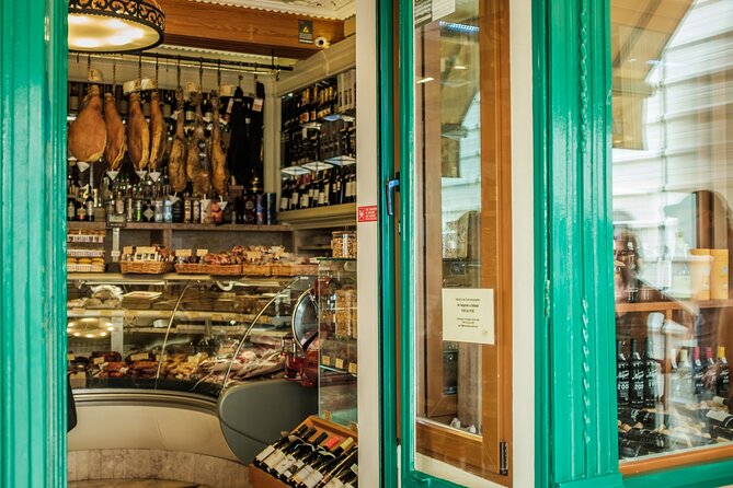 3-Hour Private Guided Walking Tour of Lisbon - Miradouros for real orientation: Chão do Loureiro to Portas do Sol