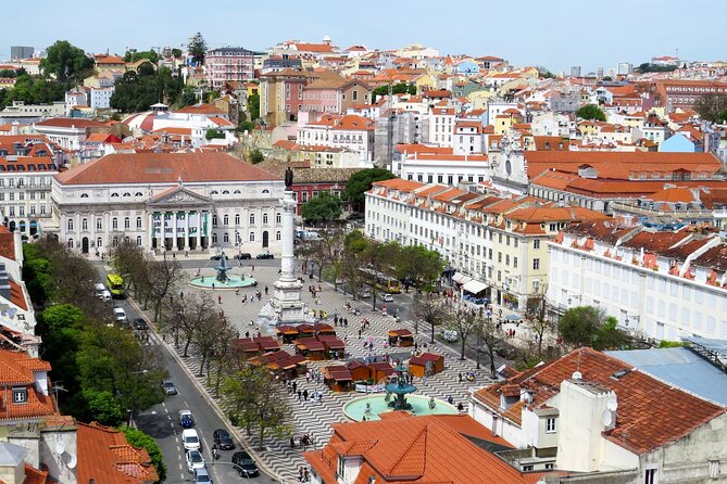 3h30 Tour | Lisbon Essentials: See, Taste and Learn with a Local - A 3h30 Lisbon hit list that actually fits a day