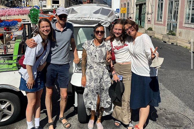 4-Hour Lisbon Highlights: Discover the best by TukTuk - Stop-by-stop: Lisbon Cathedral, Mouraria, and Portas do Sol views