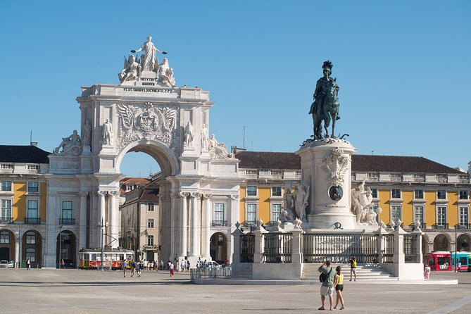 4-Hour Private Lisbon Highlights Tour - Bairro Alto: Narrow Streets, Shops, and Nightlife Pulse
