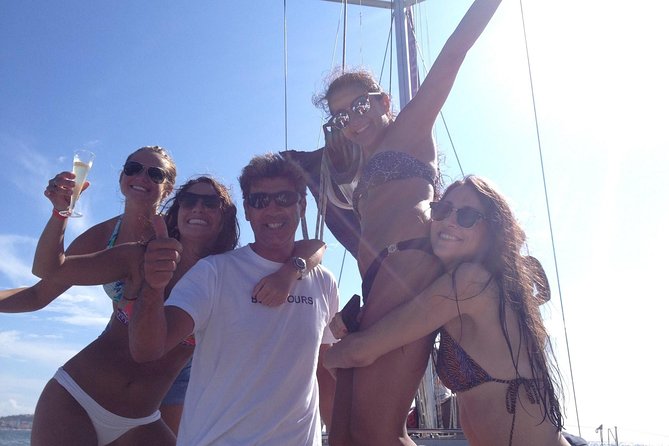 4 Hours Private Sailing Trip to Oeiras Beach - Meeting at Doca do Bom Sucesso: the logistics that matter