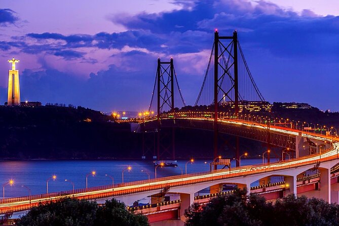 4h Exclusive Sail in Lisbon: Your Private Escape - The feel on board: comfort, drinks, and Commander João