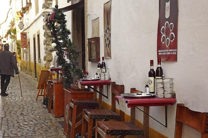 6-Day North Portugal Tour: Porto, Braga, Fátima, Coimbra, Guimaraes, Aveiro and Batalha, from Lisbon - From Marquês Pombal to Óbidos Walls: how the pace really feels