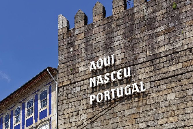 6-Day North Portugal Tour: Porto, Braga, Fátima, Coimbra, Guimaraes, Aveiro and Batalha, from Lisbon - Porto first thing: Bolsa, Saint Francis, and a wine tasting that actually fits