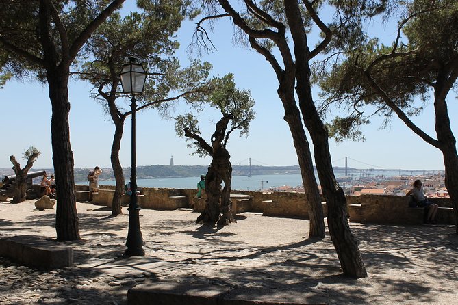 A Walking Tour of Old Lisbon - What makes the guide experience worth it
