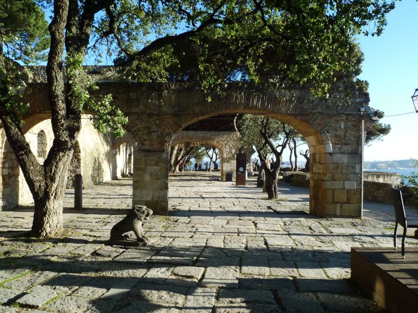 Alfama and the Castle of Saint George - Small Group Tour - Alfama and St George’s Castle: Why This Pair Works