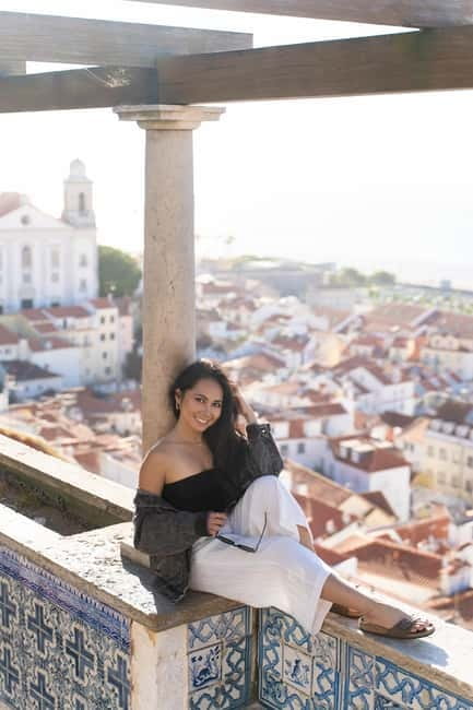 Alfama: Unforgettable Photoshoot Experience with a Local - Portas do Sol: The Postcard View for Final Photos