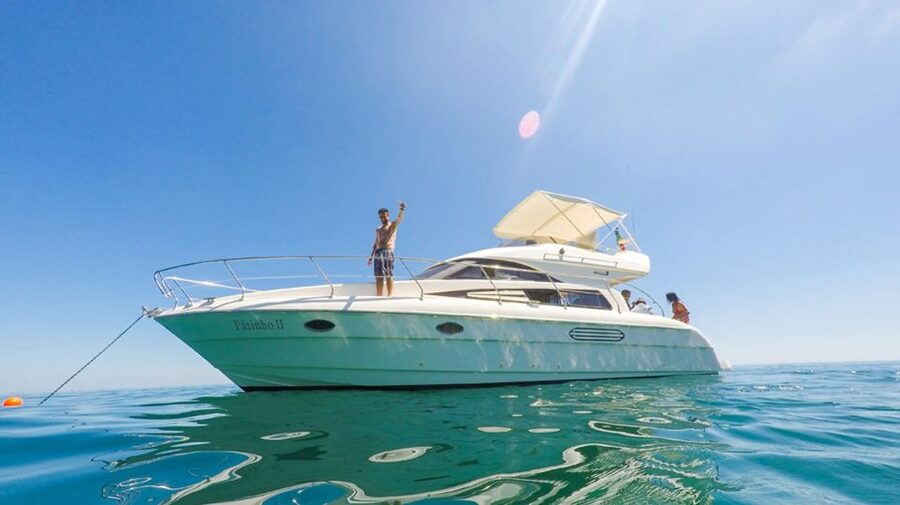 Arrábida Full-Day Yacht Tour from Lisbon - Portinho da Arrábida lunch: fish on shore or picnic on the water