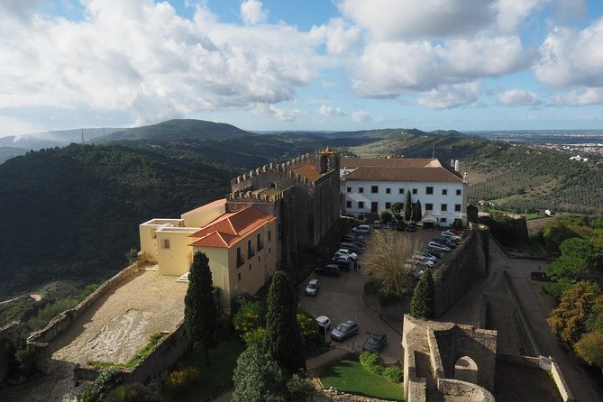 Arrábida, Palmela & Sesimbra–Wine, Tiles & Cristo Rei Experience - Winery time in Azeitão: what the full tasting experience gets you
