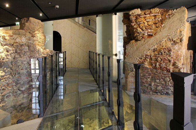 Award-Winning One-of-a-Kind Garum & Seafood Lisbon Food Tour - Stop 1: Casa dos Bicos, Alfama’s Garum Origins