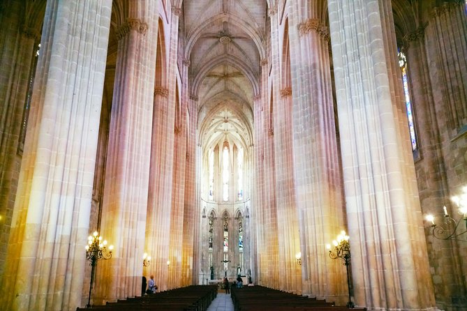 Batalha, Alcobaça, Óbidos, Fátima & Nazaré Private Tour - Nazaré’s cliffs and surf culture, with only 45 minutes