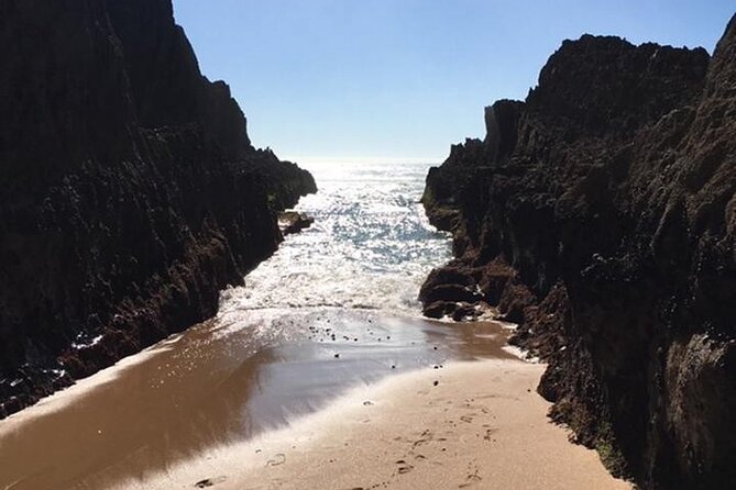 Beaches and Monuments ECAR GPS/Audioguide EN ES FR IT DE DU - From monuments to the coast: why the e-car matters