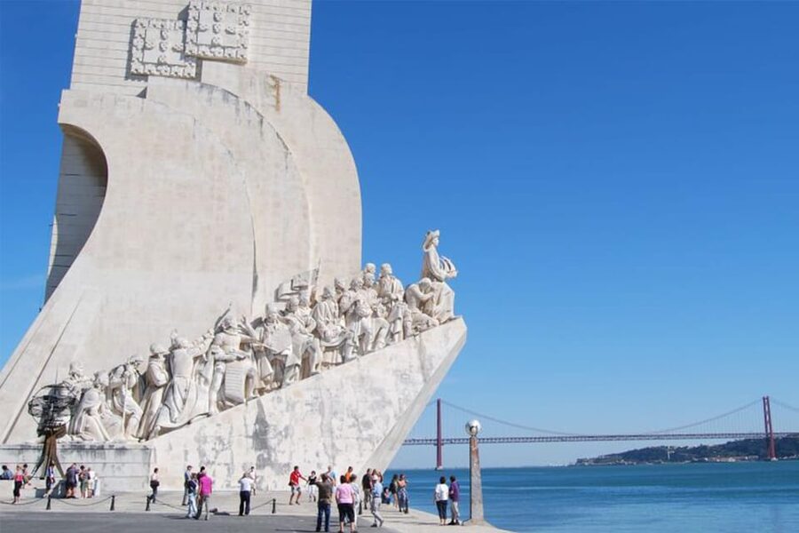 Belem: 4-HOUR Guided Tuk Tuk Tour in Historic BELEM - 25 de Abril Bridge and the MAAT stop: modern design in an old setting