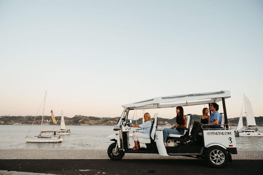 Belém: Private City Tour by Eco Tuk Tuk - Jerónimos Monastery and Manueline architecture, with the reality check