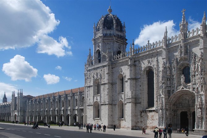 Best of Lisbon Full Day Private Tour - Viewpoints and vertical Lisbon: Portas do Sol, Santa Justa, and São Jorge