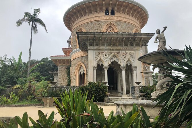 Bestseller Private Tour Sintra-Cascais with Hotel pick up - Praia das Maçãs: Your 2-Hour Lunch Stop by the Sea