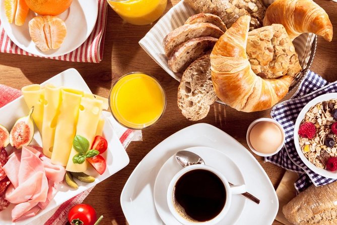 Brunch and Open Bar in a Private and Luxurious Catamaran - What You Get Onboard: Open Bar, Brunch Spread, and Table Options