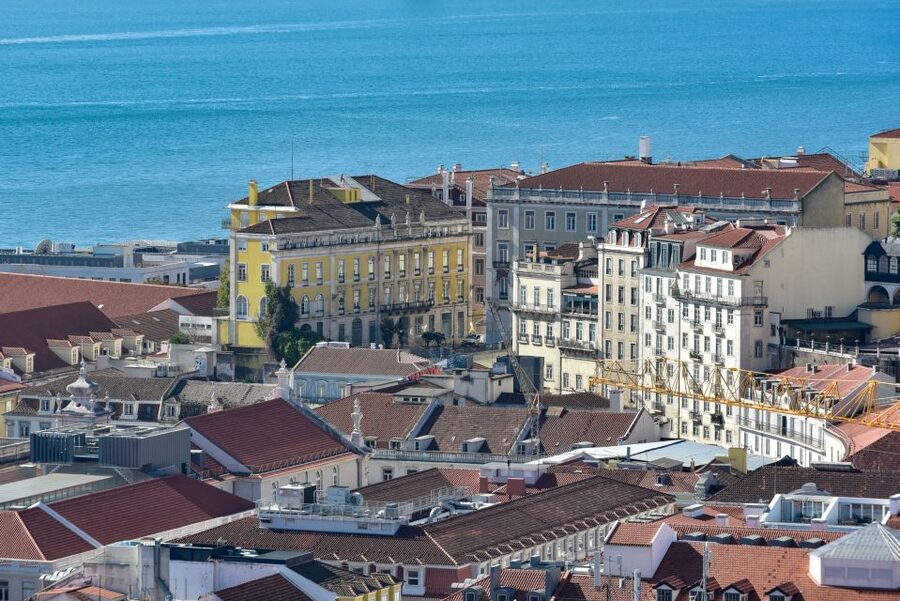 Burguês: Lisbon City Center Private Tuk Tuk Tour - Eduardo VII Park and the Estrela Basilica Finale