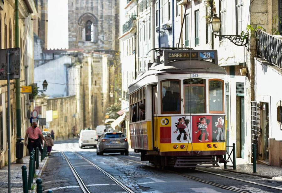 Burguês: Lisbon City Center Private Tuk Tuk Tour - Rua da Bica and the Adamastor Viewpoint for Tejo Estuary Views