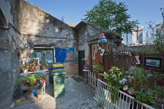 Campo de Ourique, Lisbon Coolest Quarter - Private Walking Tour - Meeting at Amoreiras Plaza and finishing near Tram 28