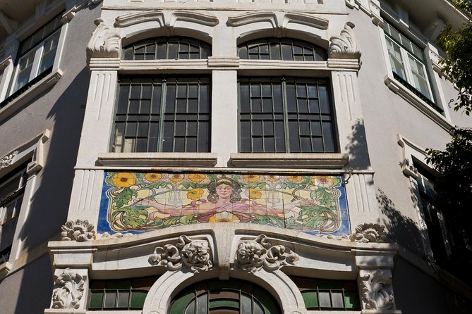Campo de Ourique, Lisbon Coolest Quarter - Private Walking Tour - Fernando Pessoa’s last known address, literature in a real street