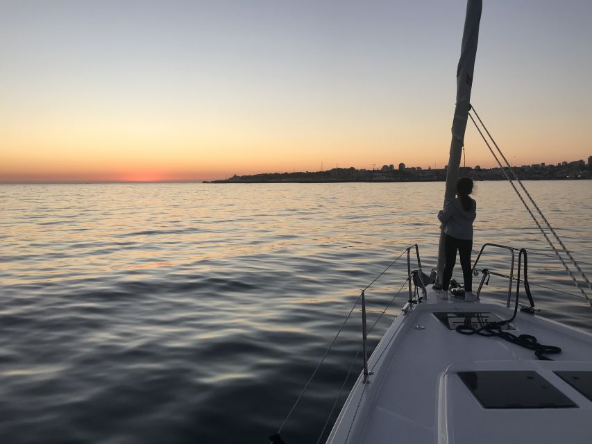 Cascais: 2-Hour Sunset Cruise - Price and value: what $597 per group really means