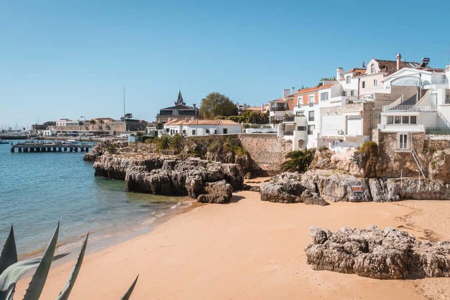 Cascais: Flexible Walking Tour in Historic Center - Street art across the historic center, 14 works you can actually spot