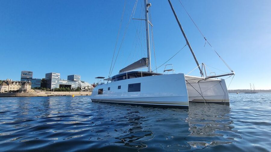 Cascais:Luxury Private Sailing Catamaran Cruise with a Drink - From Cascais Bay outward: the first stretch of coastline