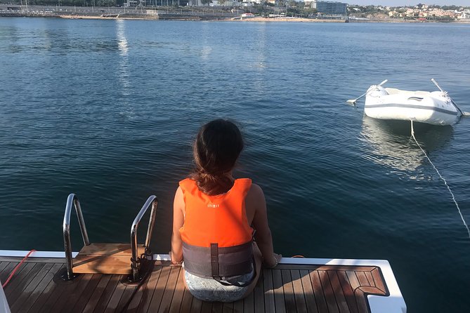 Cascais Private Sailing 2h Cruise with a drink - Price and value: what $540.66 per group really buys you