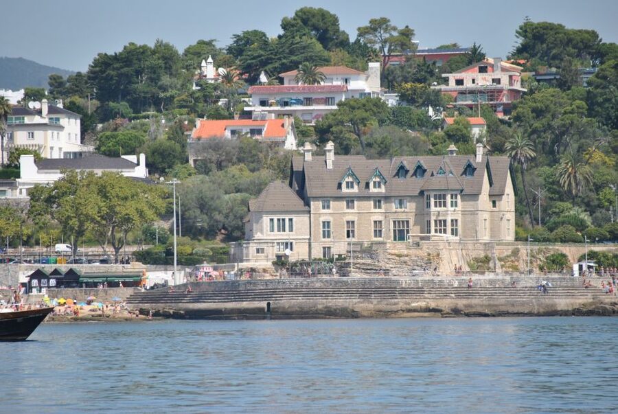 Cascais: Sailing Tour with Drink - Onboard comfort: new sailboat, good hosts, and music-friendly vibes