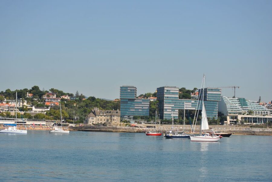 Cascais: Sailing Tour with Drink - What to bring, and who this sailing tour fits best