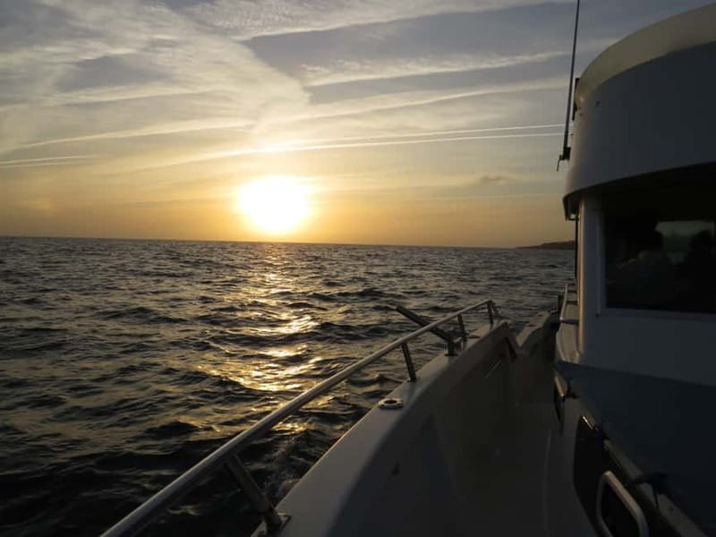 Cascais: Sunset Boat Trip with Welcome Drinks - Entering the Marina at Dreamboats Portugal, Gate H