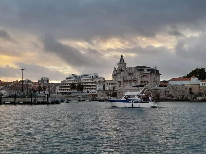 Cascais: Sunset Boat Trip with Welcome Drinks - Heading Toward Costa da Guia Cliffs (and the Open Sea Moment)