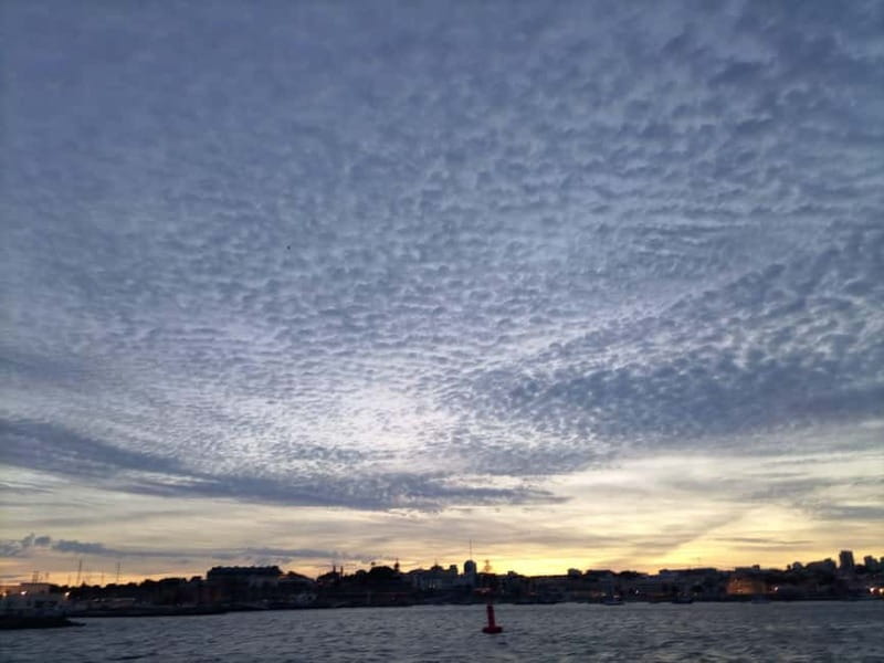 Cascais: Sunset Boat Trip with Welcome Drinks - Drinks, Comfort, and Small Details That Make It Feel Well Run