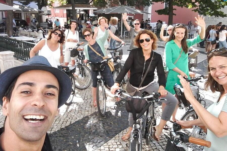 Central Lisbon 3-Hour Guided E-Bike Tour - From Eduardo VII Park to Baixa-Chiado: set your bearings fast